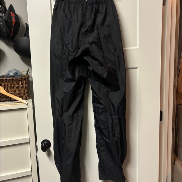 The North Face hyvent rain pant. - Picture 2 of 5